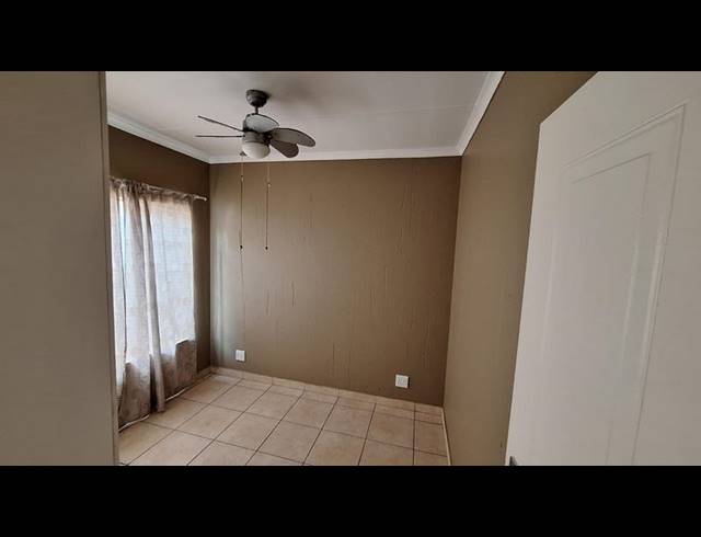 2 BEDROOM HOUSE FOR SALE IN VANDERBIJLPARK SE 2